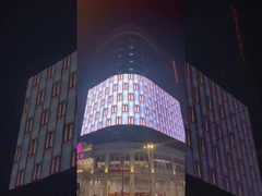 На открытом воздухе большой экран проданный изготовителем приведенным сразу