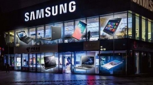 Красочные пикселы панели SMD2020 32873 экрана дисплея окна СИД цифров
