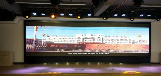 900cd Аренда полноцветного светодиодного экрана для помещений P3.91 Светодиодная матричная стена CCC 65410 пикселей