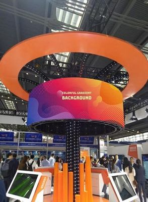 Портативный внутренний полноцветный светодиодный дисплей 800cd 250000 пикселей Ультрасвет