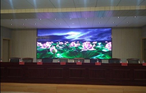 Цветный квадратный внутренний полноцветный светодиодный дисплей P2.5 для квадратной колонны 640x480 мм