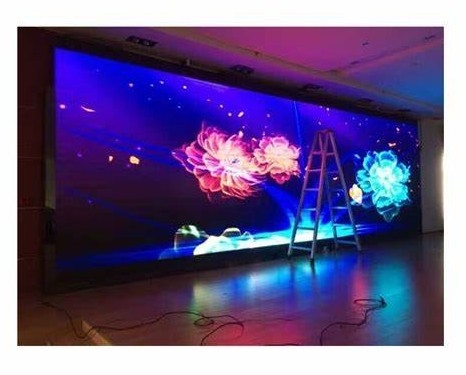 СИД пиксела развертки 600cd/M2 1/40 небольшое показывает крытое управление Novastar экрана СИД P2